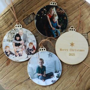 Vánoční baňky s vlastní fotkou a gravírováním 2025