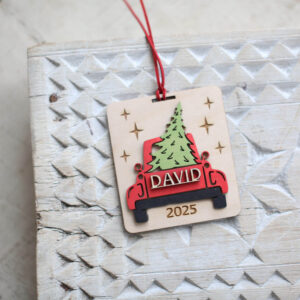 Vánoční medailonek autíčko s vlastním jmeném 2025