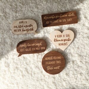Dřevěné magnetky s citáty o klidu a rovnováze